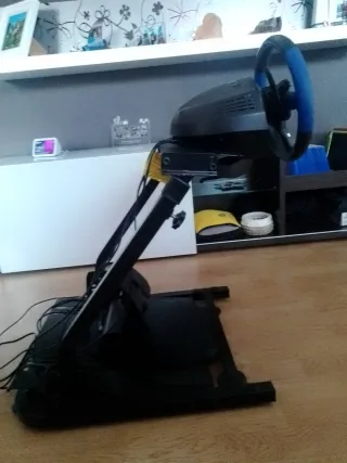 Pack Volante Thrustmaster T150 + Soporte
