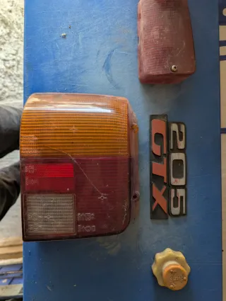 Despiece Peugeot 205 GTX.
