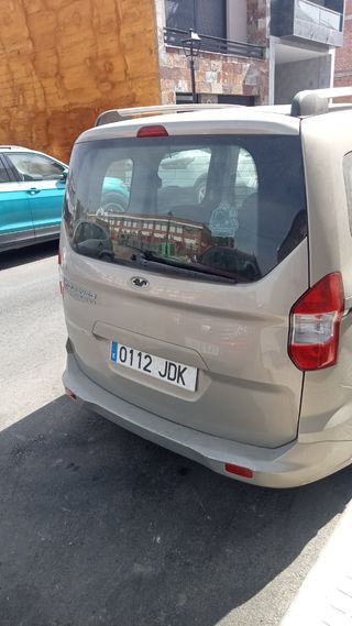 Ford Tourneo Courier 2015