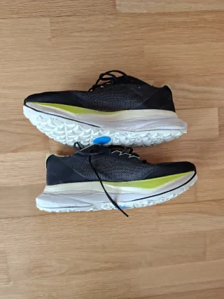 Zapatillas Adidas Negras y Amarillas