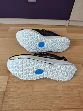 Zapatillas Adidas Negras y Amarillas