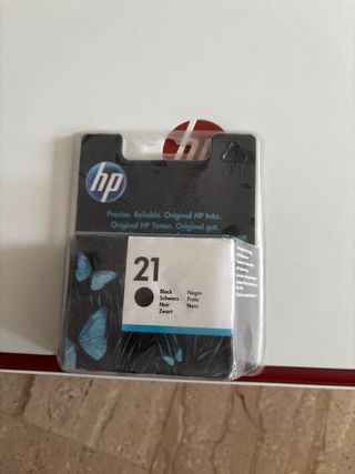 Impresora HP Blanca y Roja