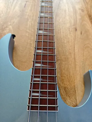 Basso Ibanez RGB300