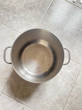 Pentola in metallo argentato