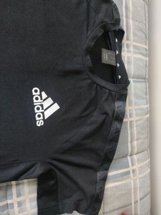 Camiseta Adidas Negra