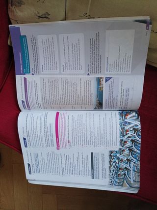 EXAM PROSPECTS 2 Student's book: libro de texto...