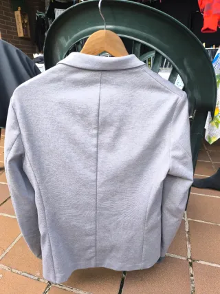 Traje Zara Niño Gris , puesto una sola vez