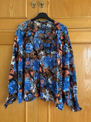 Blusa Zara Estampada Flores Manga Larga