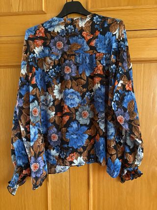 Blusa Zara Estampada Flores Manga Larga