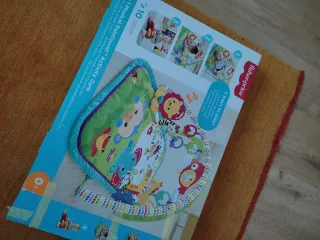 Gimnasio de actividades de bebé de Fisher Price 