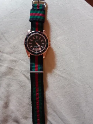 Reloj ZTME Hombre Negro y Dorado