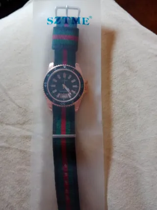 Reloj ZTME Hombre Negro y Dorado