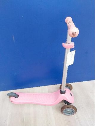 Patinete Niños Globber Rosa Luces de Colores