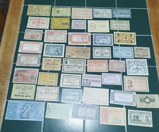 Lote 83 Billetes Locales Diferentes
Reproducciónes