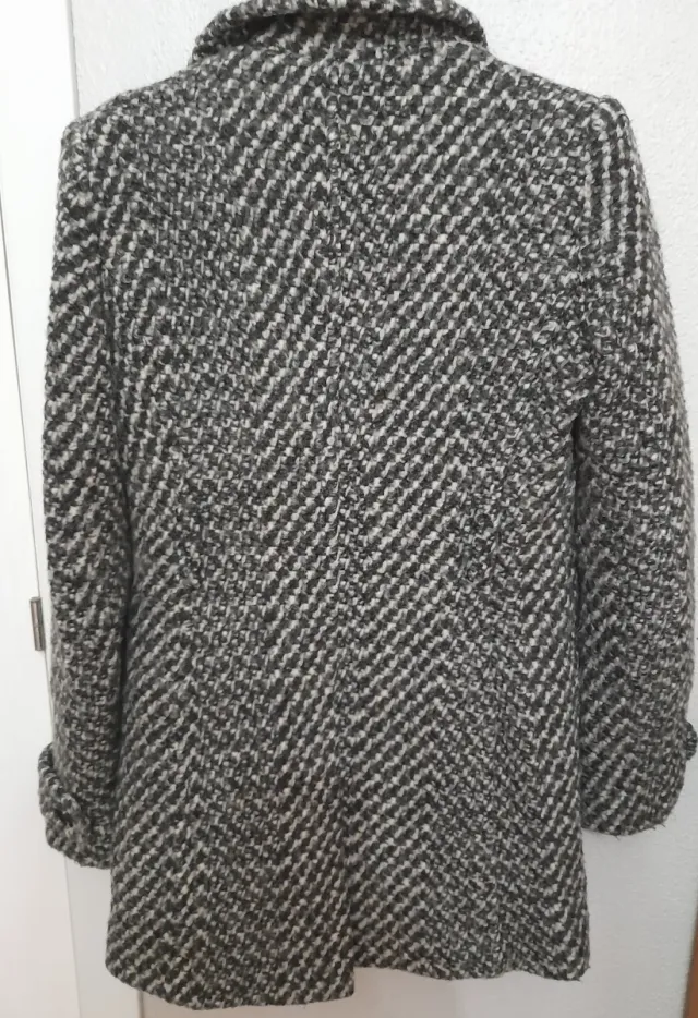 Abrigo de mezcla gris y negro