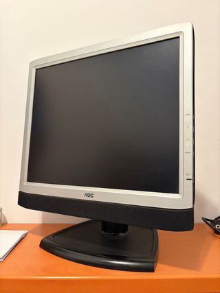 Monitor AOC TFT 17 Giratorio