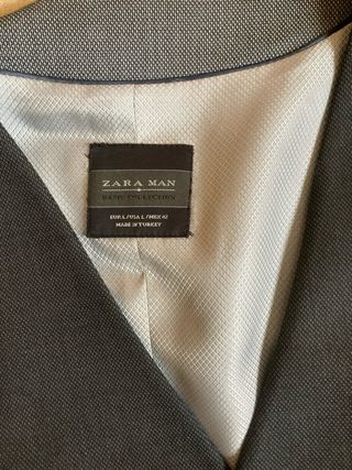 Traje Zara gris con chaleco
