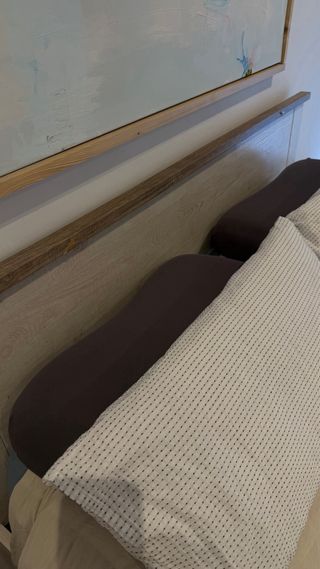 Lote Cama y colchón, Mesitas y Cómoda