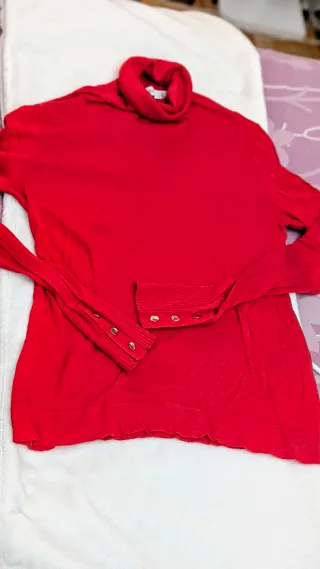 Jersey cuello cisne rojo elegante