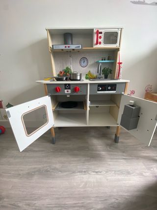 Cocinita de madera para niños