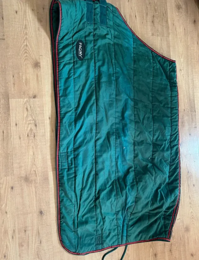 Manta de cuadra para caballo