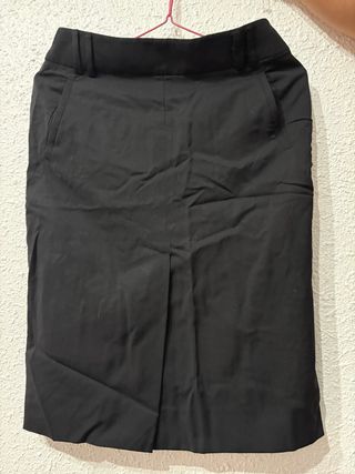 Falda negra de vestir