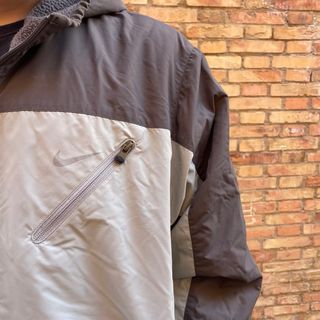 Chaqueta Nike con capucha vintage