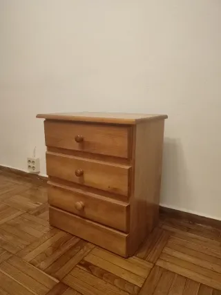 Comodino in legno di pino