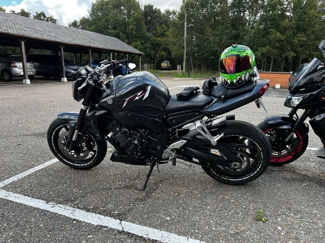Yamaha FZ1