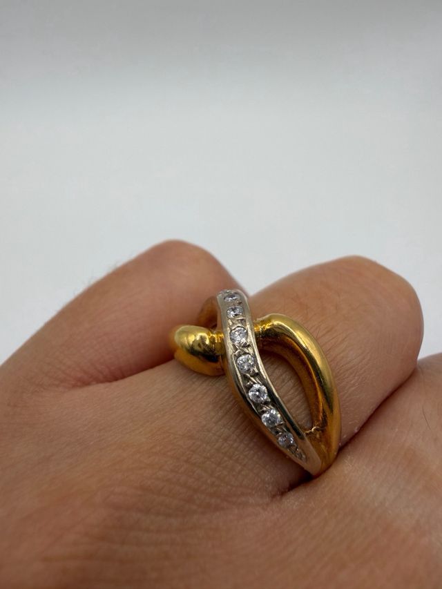 Anillo oro 18k cruzado con diamantes