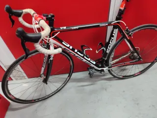 Bicicleta Carretera Focus Cayo Evo Carbono
