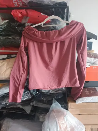 Blusa rosa hombros descubiertos