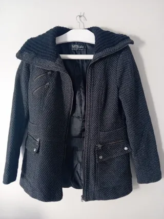 Abrigo Talla L Negro y Gris