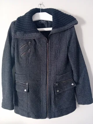 Abrigo Talla L Negro y Gris
