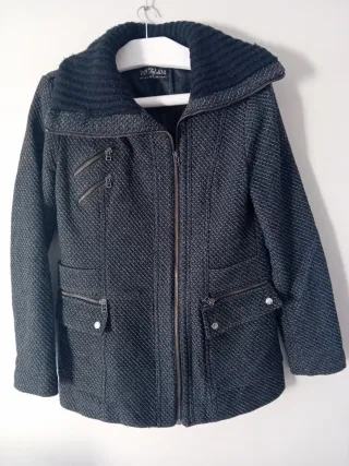 Abrigo Talla L Negro y Gris