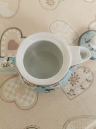 Teiera in porcellana decorata