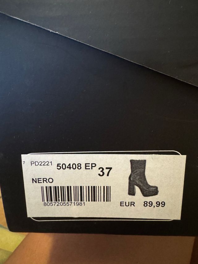 Stivali neri con tacco e plateau