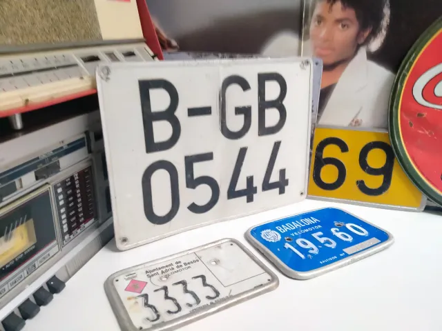 Matrículas antiguas B-GB 0544 y otras