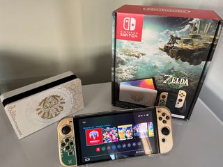 Nintendo Switch OLED Zelda Edition, come nuovo. 