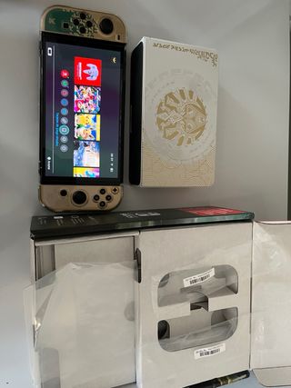 Nintendo Switch OLED Zelda Edition, come nuovo. 