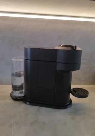 Cafetera Nespresso Vertuo Negra