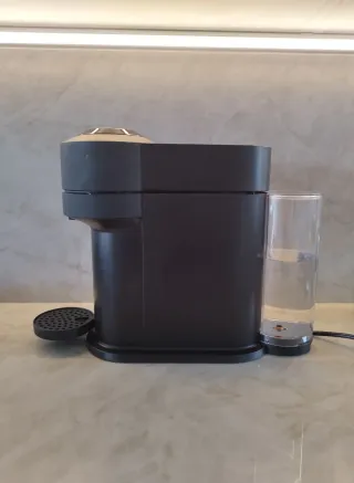 Cafetera Nespresso Vertuo Negra