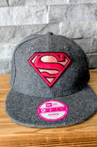 Gorra New Era Superman 9FIFTY Mujer