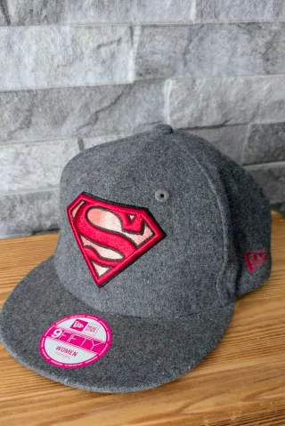 Gorra New Era Superman 9FIFTY Mujer