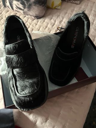 Mocasines negros edición especial pelo