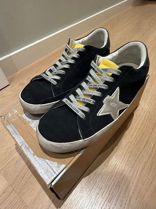 Golden Goose Superstar Sneakers