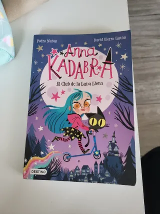Anna Kadabra 1. El Club de la Luna Llena