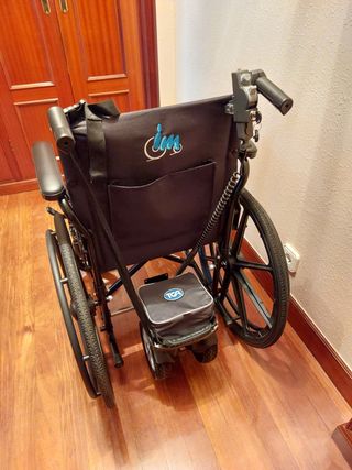 Silla de ruedas con motor externo TGA
