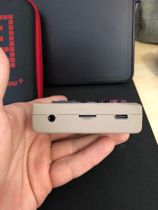 Miyoo Mini Plus 64gb + Funda y Grip
