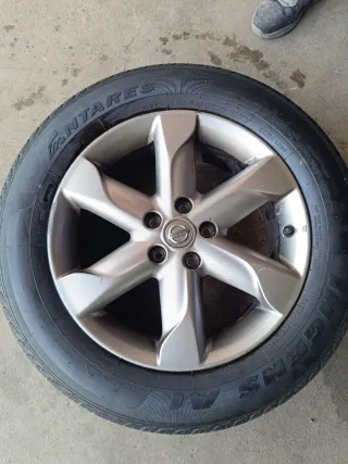 Llanta 18 Nissan Murano 235/60/R18
Dos de la marca